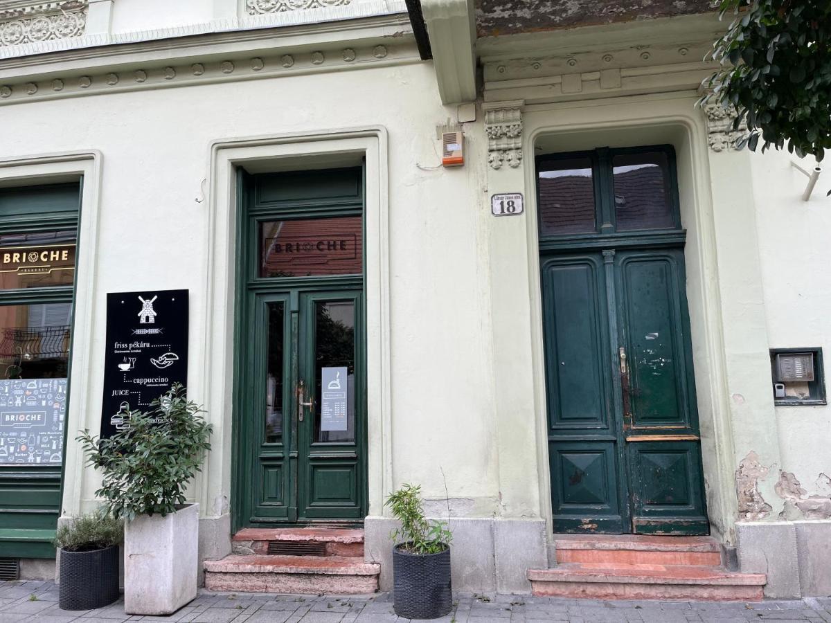 Wiener Garden Gyor Exterior photo